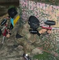 paintball-indoor-leon-3 Grupo de participantes esperando en Paintball indoor en León